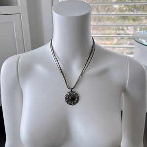 REITMANS Women's Brown & Cream Brass Tortoise Pendant Fashion Necklace Chain